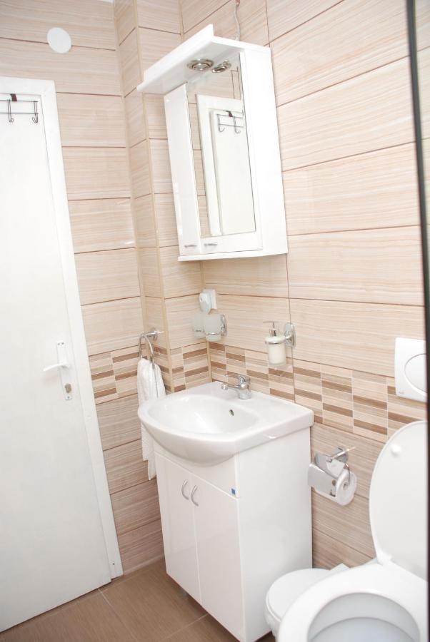 Apartment Danubius Доні-Мілановац Екстер'єр фото